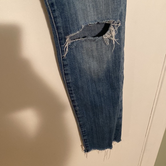 Lucky Brand size 2/26 ripped women’s jeans - Picture 5 of 15